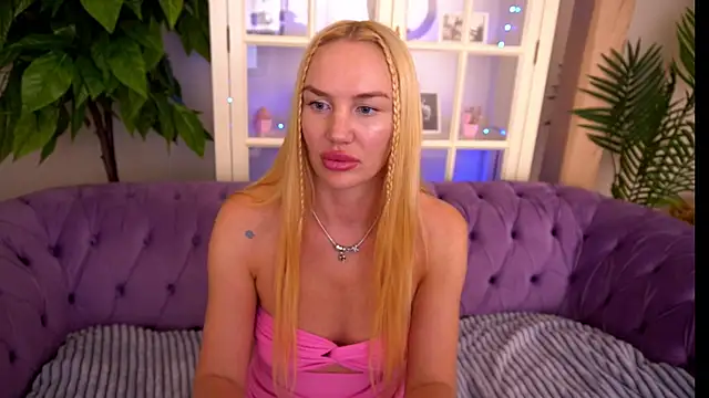 SavageKisses webcam