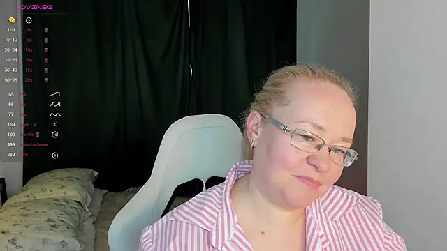 ViolaSmithh webcam