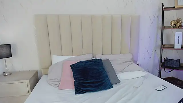 LilithHarperr_ webcam