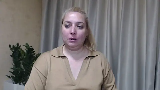 sweetpussy13 webcam