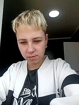 Gussie_Bridie webcam