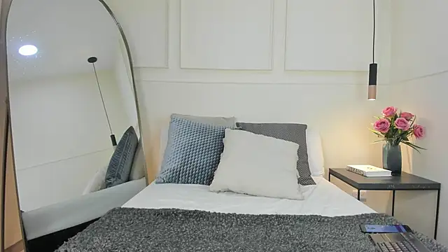 Samantha_hotly