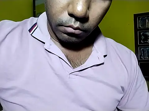 Lucky___05 webcam