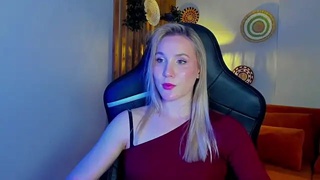 ElaraVoltage webcam