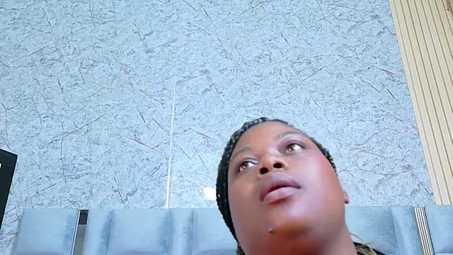 bigcurvymoomy webcam