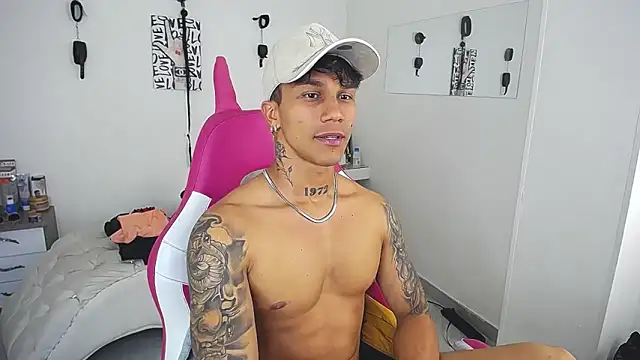 Leonard_Price webcam