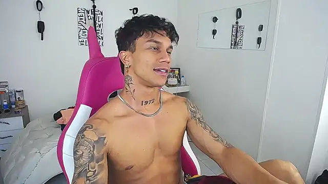 Leonard_Price webcam