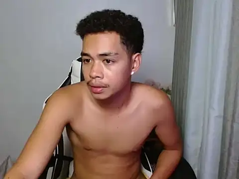curlyasian_njxx webcam