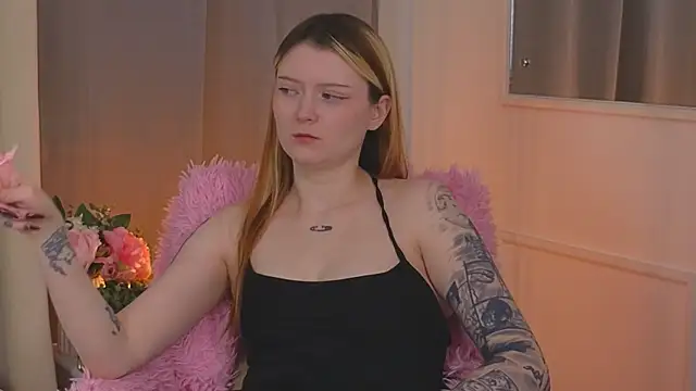 AlyssFrost webcam