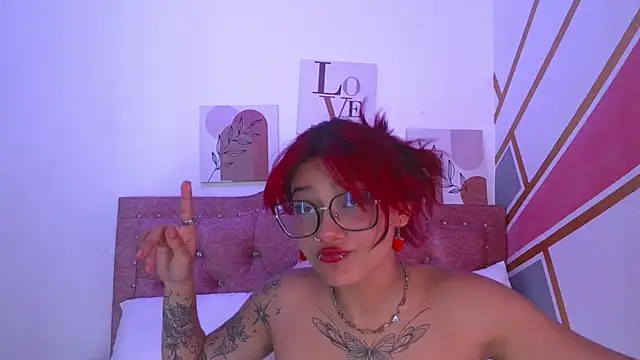 Lucy_boobss webcam