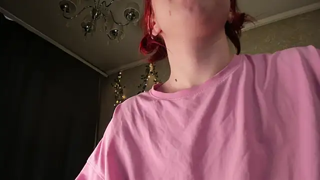 Love_is_Lola webcam