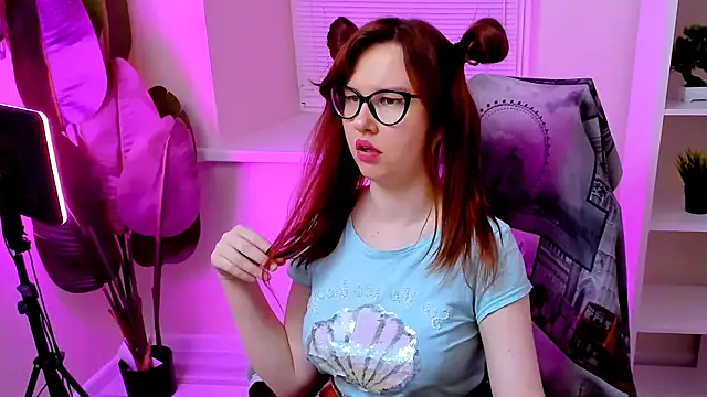 CarolGiggly webcam