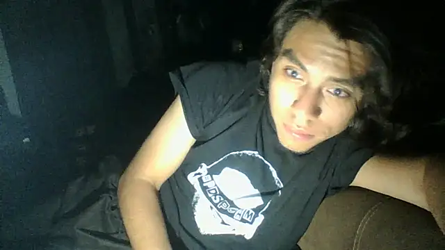 AlexAlejandro13 webcam