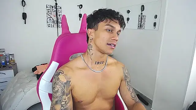 Leonard_Price webcam