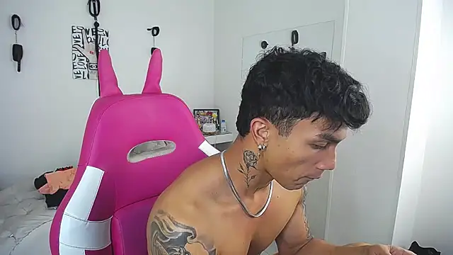 Leonard_Price webcam