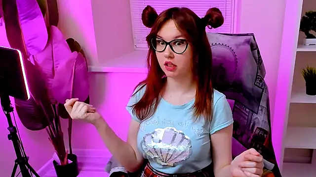 CarolGiggly webcam