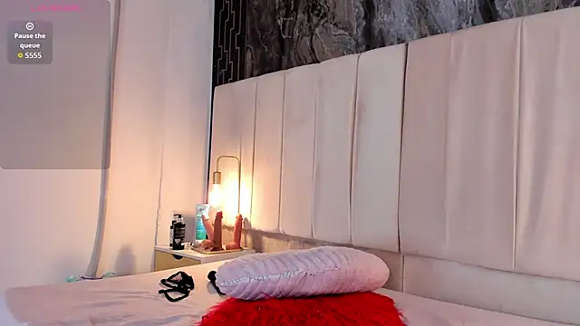 sarita_rouzze webcam