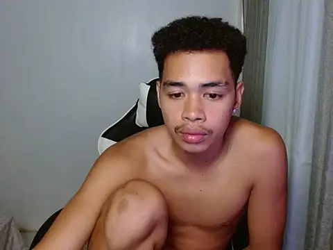 curlyasian_njxx webcam