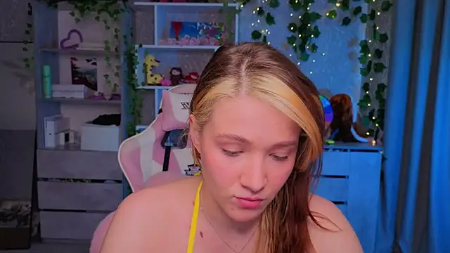 luna_cross webcam