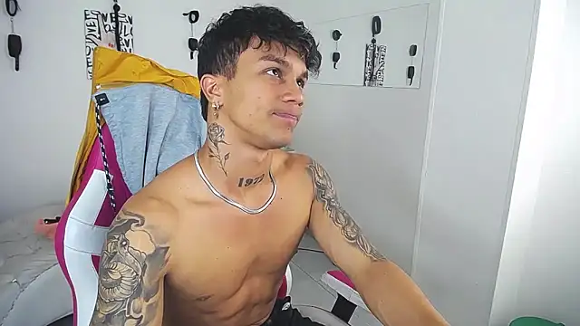 Leonard_Price webcam