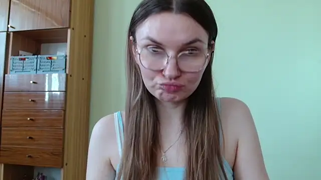 LooveELLYx webcam