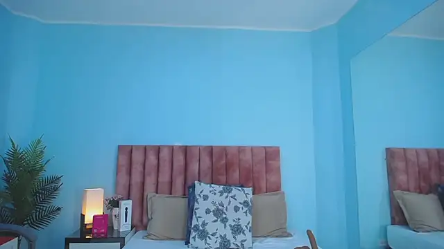 nana_levy webcam