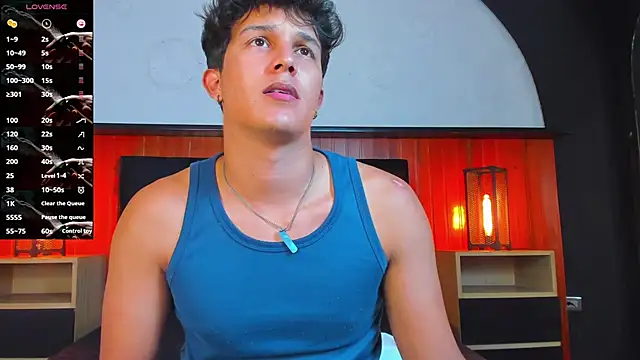 Leo_Savage_ webcam