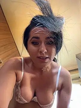 Hotmomcheckk_ webcam