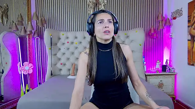 PlayfulShow webcam