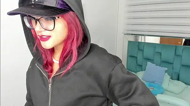 Sara_Red_X webcam