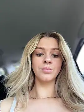 Love_Bri webcam