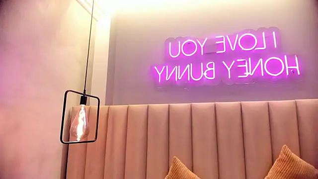 Naomymonroe_ webcam