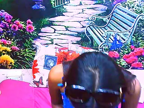IndianPretty14u2Luv webcam