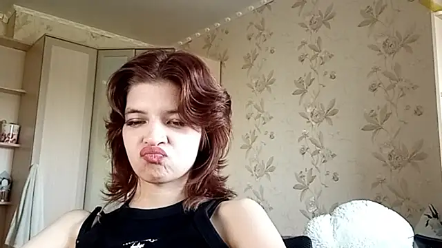 LowkeyIndigo webcam