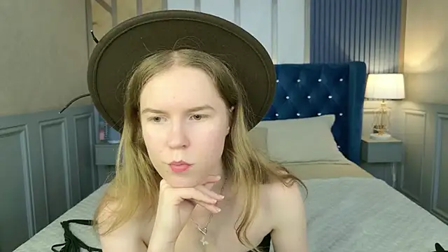 Alida_Brice webcam