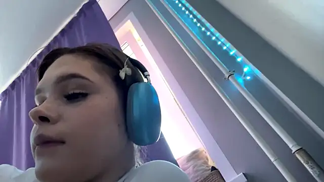 Iam_Eshly webcam