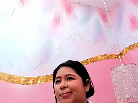 AriaMoonnn webcam