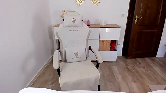 Sally_Secret webcam