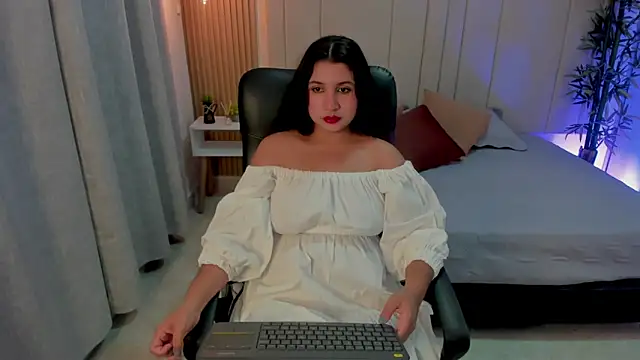 Victoria_Rosee webcam