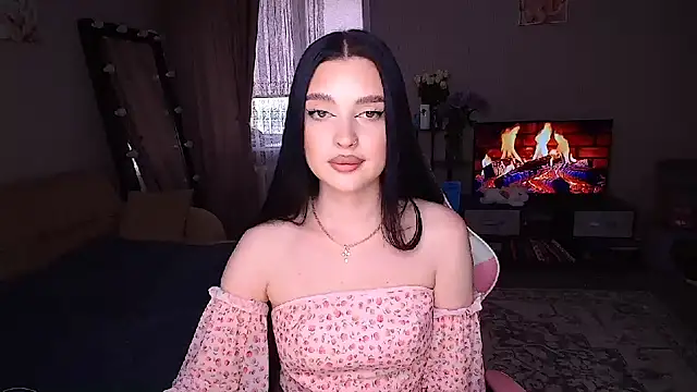 yoursLina webcam