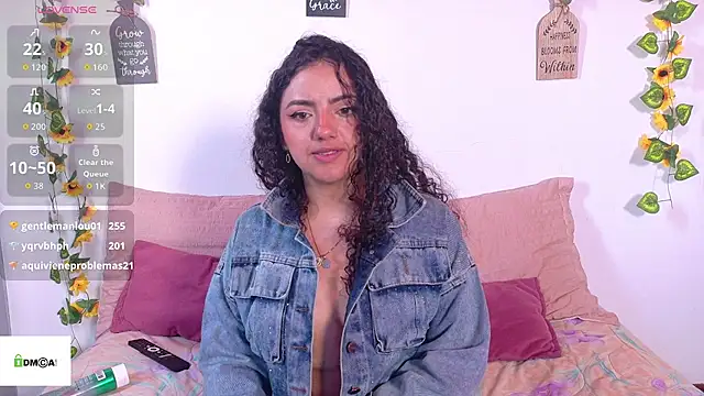 emiily_curly webcam