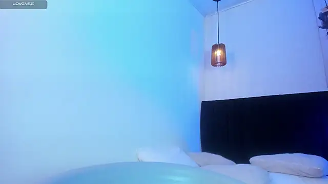 dolly_zoe webcam
