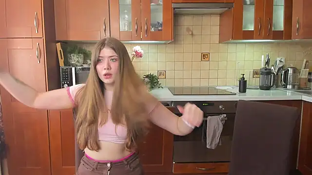 HotCaramellsTV webcam