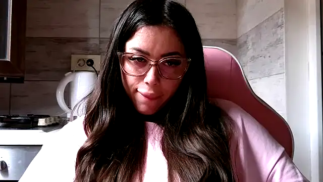 LovelyJulliette webcam