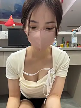 gougou13 live sex cam
