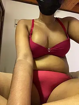 ZELINA_WOOFY webcam