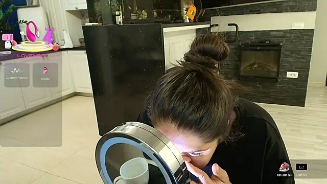 Layla- webcam