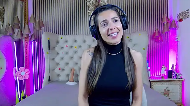 PlayfulShow webcam