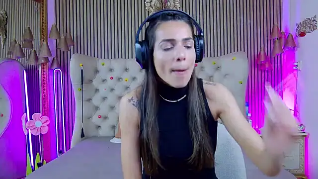 PlayfulShow webcam