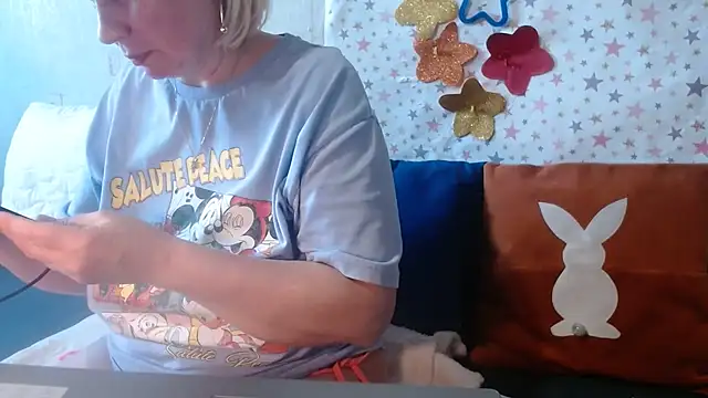 QueenLana webcam